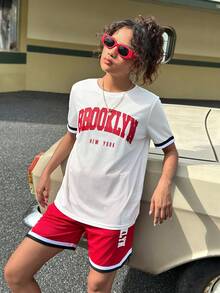 SHEIN 2 件装少女字母印花拼布丝带装饰短袖 T 恤和短裤休闲套装 - 紅色 - 查看 4