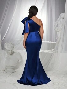 Glamrae Vestido de noche formal elegante de satén con cuello asimétrico y detalle de lazo en talla grande, vestido de graduación de color azul marino (altamente decorado) para invitados de boda, graduación, fiesta de cena - Azul Marino - Ver 2