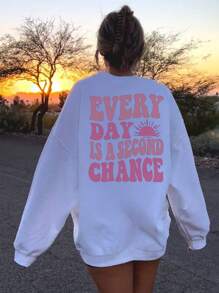 女士秋冬“EVERYDAY IS A SECOND CHANCE”标语图案长袖圆领运动衫，休闲宽松百搭假日风格上衣，时尚秋季女装，适合日常穿着