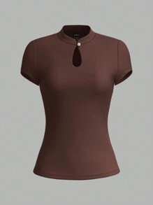 SHEIN DECDS Áo thun nữ cổ điển thanh lịch, áo thun dệt kim dáng ôm, cổ đứng khoét lỗ nhỏ, tay ngắn, màu mơ nhạt, thích hợp mặc thường ngày/đi làm/nghỉ mát, áo dành cho giáo viên, áo đi xem hòa nhạc mùa thu, áo nữ đi học, áo phong cách cổ điển, áo nữ mùa thu, áo thun ôm màu đỏ tía, áo cổ lọ màu nâu. - màu nâu - Xem 3