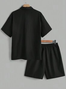Manfinity Hypemode Conjunto de camisa de cargo de unicolor casual de verano y pantalones cortos con estampado de letras para hombre