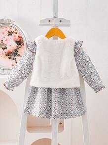 SHEIN 2pcs/Set Baby Girl Thick Warm Fleece Vest & Ditsy Floral Ruffle Hem Dress Set, Suitable For Outings, Christmas - Multicolor - View 9
