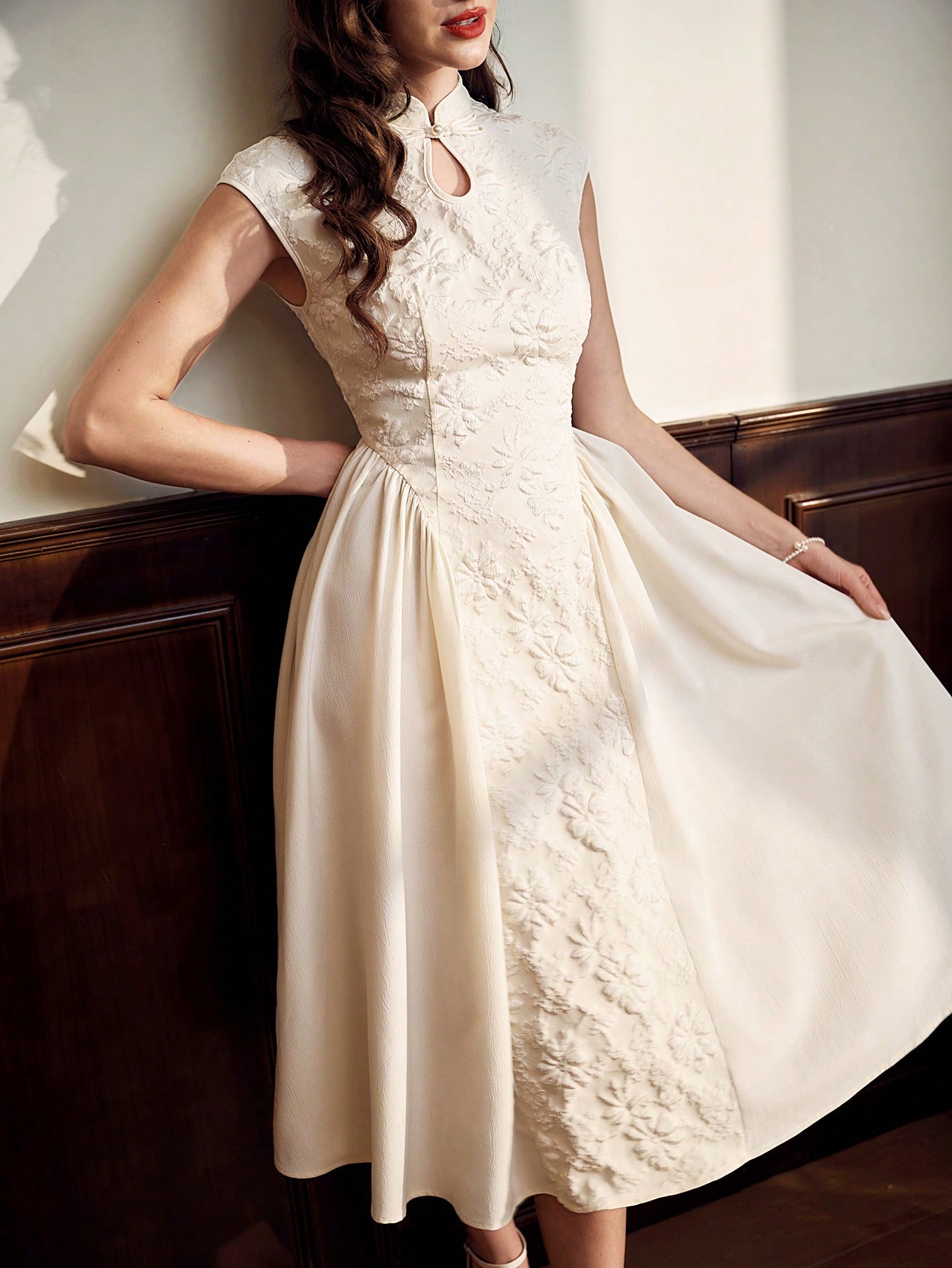 Vintamour فستان منتصف الطول بطوق تشاو للسيدات الأن...