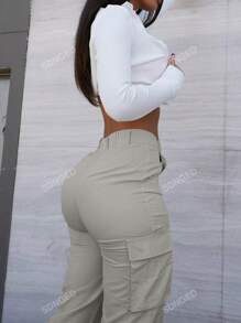 Pantalones cargo de un solo color con botones delanteros y bolsillos, para uso casual diario