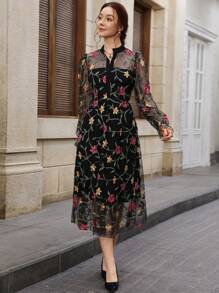 Aveloria Rosie Elegant French Tulle Embroidered Long Sleeve Dress - Black - View 3