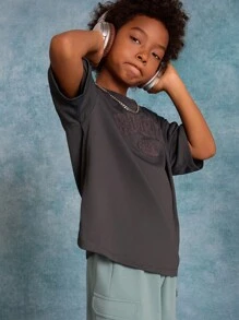 SHEIN Tween Bé Trai Dệt Kim Màu Khăn Thêu Họa Tiết Chữ Quá Khổ Áo Thun Nữ Tay Ngắn - Màu xám đen - Xem 3