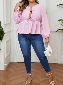 SHEIN Clasi Camisa de manga larga de unicolor con cuello de corbata y volante en el bajo, talla grande