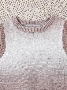 This Set Of Natural Earth-Toned Gradient Chiffon Camisole And Wide-Leg Pants For Little Girls Showcases A Style That Blends Elegance And Fashion. The Gradient Earth-Toned Color Scheme Adds Depth And A Fashionable Touch, Exuding A And Composed Demeanor. The Chiffon Camisole Is Lightweight, Soft, And Breathable, Suitable For Spring And Summer Wear. The Wide-Leg Pants Are Stylish And Comfortable, Creating A Yet Cozy Look That Allows Girls To Express Confidence And Grace. The Overall Simple And Elegant Coordinated Outfit Is Suitable For Both Casual Everyday Wear And Formal Occasions. This Set Not Only Exhibits The Fashionable Taste Of Little Girls, But Also Emanates The Refined Charm Of The Gentle Earth-Toned Gradient Color Palette. Whether For Casual Or Formal Settings, This Earth-Toned Gradient Chiffon Camisole And Wide-Leg Pants Set Allows Little Girls To Radiate An Elegant And Alluring Appeal. - Grey - View 3