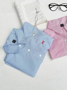 SHEIN Unity 蓝色条纹刺绣蝴蝶结短袖短款衬衫女士新年衣服，短袖上衣 - 紅色 - 查看 3