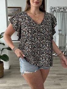 Franclia Plus Size Women Ditsy Floral V-Neck Ruffle Trim Cap Sleeve Blouse
