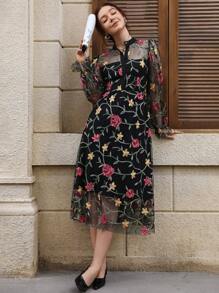 Aveloria Rosie Elegant French Tulle Embroidered Long Sleeve Dress - Black - View 4