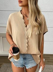 SHEIN LUNE Blusa de verano de mujer con mangas de murciélago con encaje de contraste a rayas, nueva ola 2024