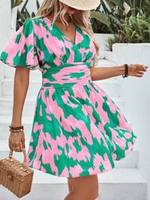 Franclia Robe mini décontractée à col en V à volants à manches courtes et tie-dye pour femme grande taille, idéale pour les vacances