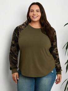 SHEIN LUNE Talla grande Camiseta con estampado de camuflaje de manga raglán