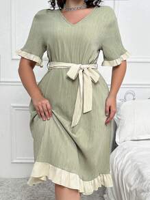 Camisón con cinturón de crepé de burbujas con parches de color contrastante y volantes de talla grande