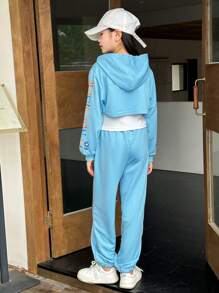 SHEIN Tween Girls 3 件套 - 彩色图案短款运动衫、运动裤和 3D 花朵吊带连体衣，秋冬季休闲运动装 - 白色 - 查看 2