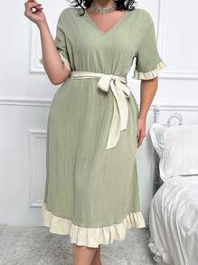 Camisón con cinturón de crepé de burbujas con parches de color contrastante y volantes de talla grande