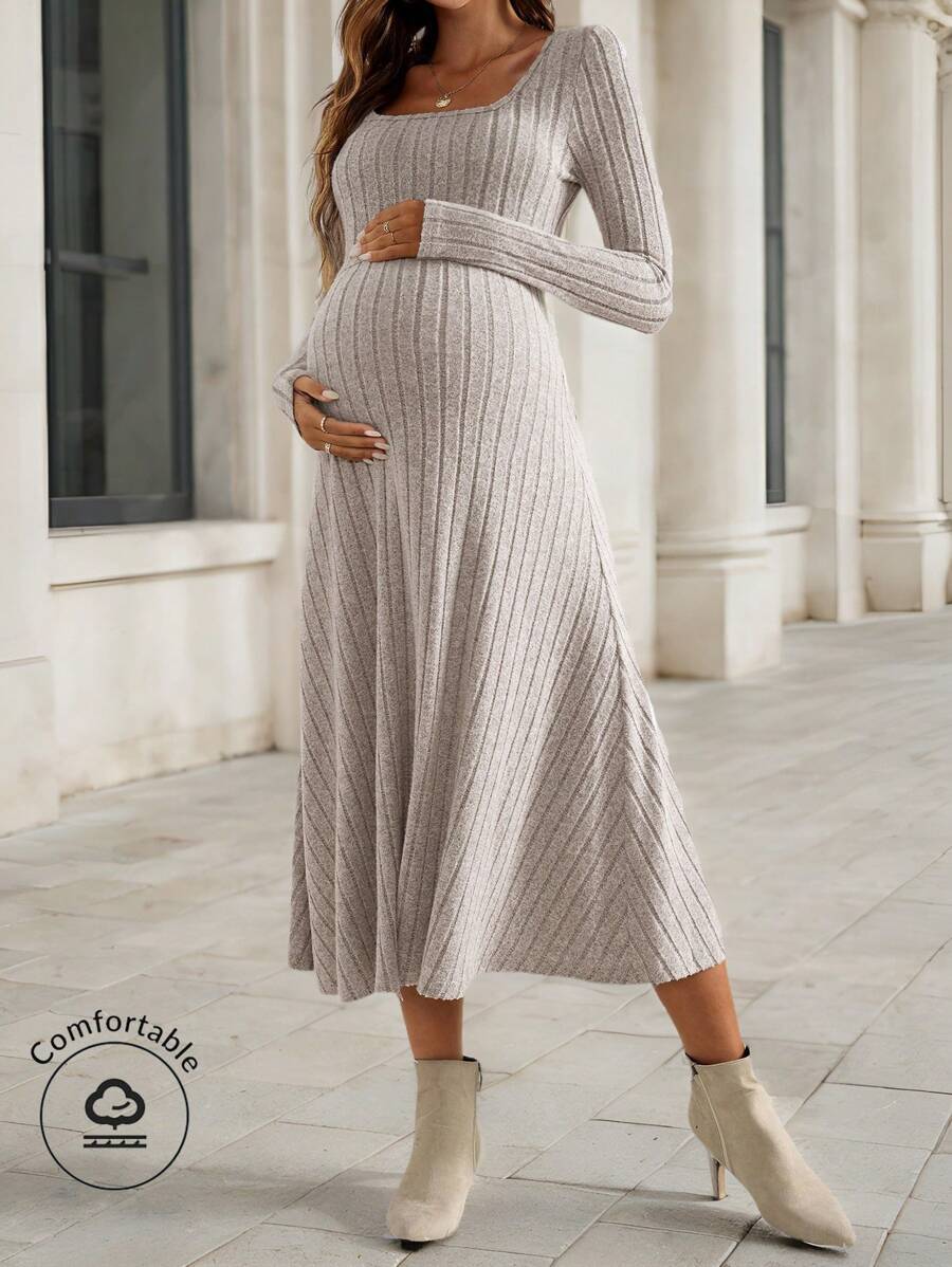 SHEIN 孕妇纯色圆领罗纹针织长袖连衣裙 - 卡其色 - 查看 1