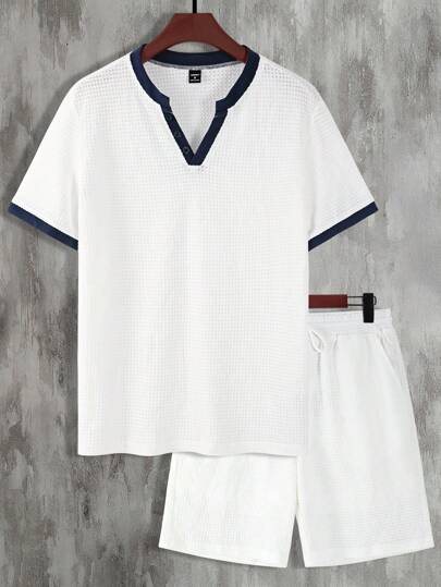 Manfinity Homme Conjunto casual de camiseta de manga corta con cuello en V de color contrastante y pantalones cortos para hombre de verano