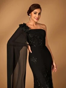 SHEIN Belle 女士优雅奢华黑色雪纺面料拼接亮片网眼刺绣单肩手工 3D 花卉不对称灯笼袖鱼尾礼服适合母亲婚礼嘉宾、音乐节、母亲节 - 黑色 - 查看 5