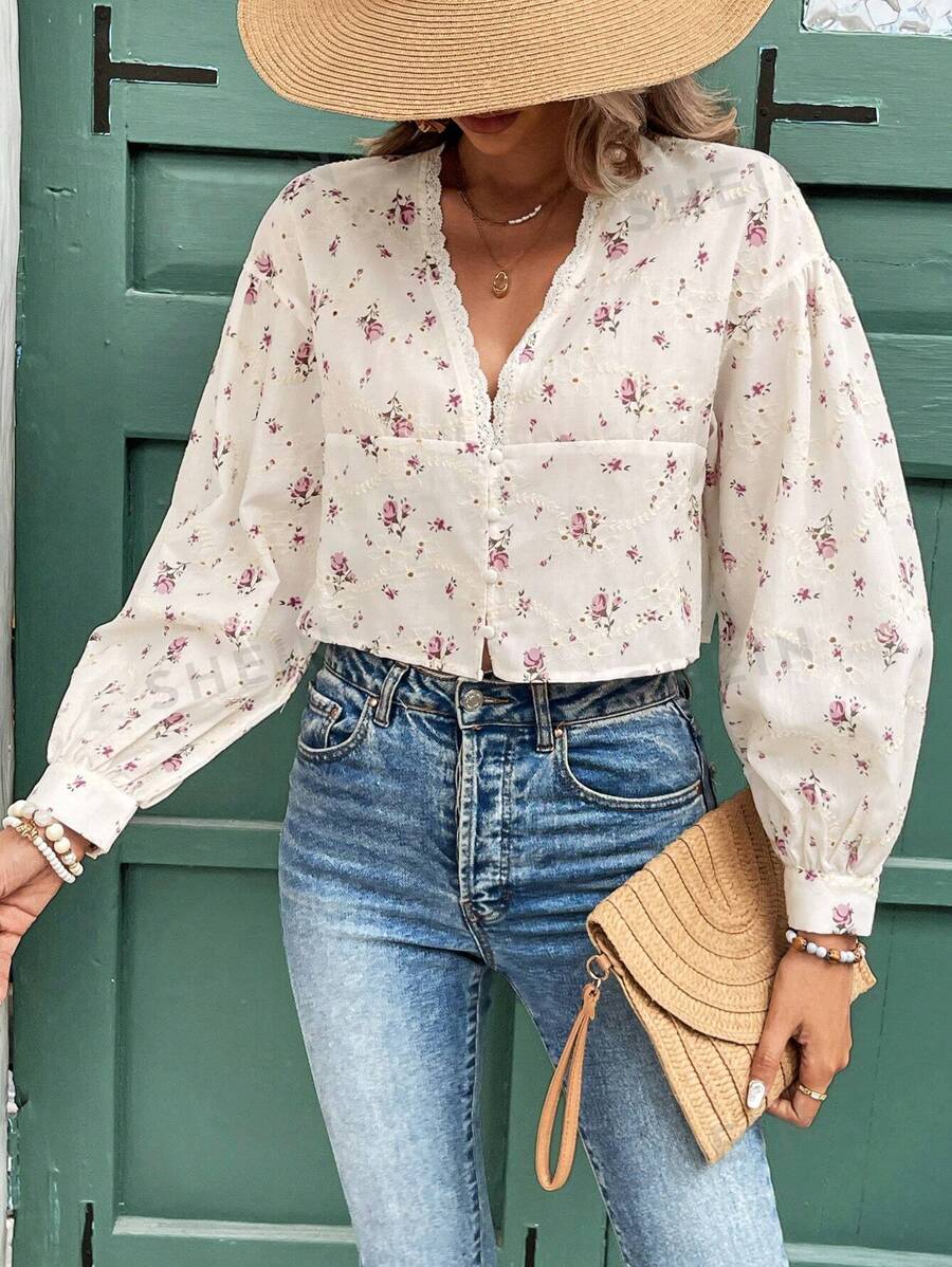 SHEIN Frenchy Blusa casual con estampado floral de todo el Body y ribete de encaje con cuello en V profundo para mujer