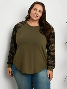 SHEIN LUNE Talla grande Camiseta con estampado de camuflaje de manga raglán