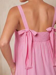 L'Amorae 可爱的粉色迷你连衣裙，宽肩带和褶饰紧身胸衣
