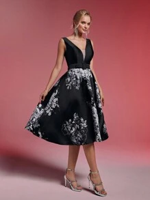 SHEIN Belle Vestido elegante y deslumbrante para fiesta de noche, baile, Hallowen, fiesta formal y graduación. Con escote profundo en V, chaleco, mangas, cinturón y una falda extra amplia que destaca la cintura. En seda negra con grandes estampados florales. Para uso semiformal en cumpleaños, bodas, graduaciones