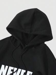 Manfinity Roghcode Conjunto de sudadera con capucha y pantalón de chándal para hombres de talla grande, con logo y estampado de estrella, con acentos a rayas - Negro - Ver 7