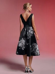 SHEIN Belle Vestido elegante y deslumbrante para fiesta de noche, baile, Hallowen, fiesta formal y graduación. Con escote profundo en V, chaleco, mangas, cinturón y una falda extra amplia que destaca la cintura. En seda negra con grandes estampados florales. Para uso semiformal en cumpleaños, bodas, graduaciones