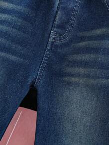 年轻女孩休闲舒适时尚喇叭牛仔裤，配有蓬松 - 中等水洗藍 - 查看 6