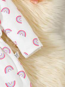 Pijama de bata larga con estampado de arcoíris simple blanco de manga larga y lazo frontal para niñas pequeñas