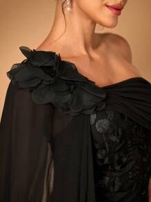 SHEIN Belle 女士优雅奢华黑色雪纺面料拼接亮片网眼刺绣单肩手工 3D 花卉不对称灯笼袖鱼尾礼服适合母亲婚礼嘉宾、音乐节、母亲节 - 黑色 - 查看 2