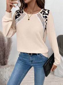 SHEIN LUNE Camiseta de manga larga con textura de estampado de leopardo en contraste (estampado aleatorio), camiseta de otoño para mujer