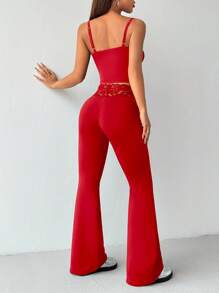 SHEIN EZwear Bộ 2 món: Áo yếm chắp vá ren màu trơn và quần ống loe - Đỏ - Xem 2