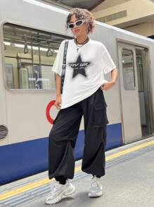 SHEIN Girlism 少女超大黑白星星印花 T 恤和工装口袋裤套装 - 黑與白 - 查看 17