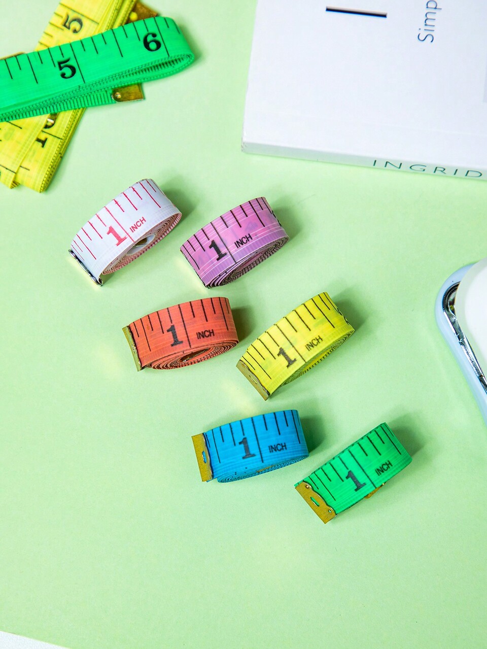 2pcs 1.5M Mini Plastic Measuring Tape,Daily Random Color Metal Buckle Band Tape For Sewing Tailor Cloth Body Measurement