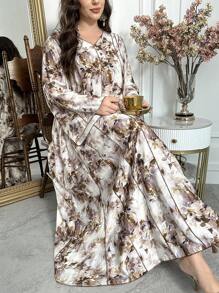 Al Najma 大码女式花卉印花 V 领喇叭袖连衣裙，适合度假，阿拉伯风格朴素优雅的长款卡夫坦 Jalabiya 连衣裙 - 彩色 - 查看 5