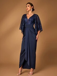 Serin Vestido longo, de mangas longas, de cetim, com decote em V profundo, mangas asssimétricas morcego, fenda frontal alta, bainha envolvente e franzida, em tecido de tafetá de seda azul marinho sequenciado e bordado em tule, elegante e luxuoso, adequado para mãe da noiva ou convidada em festa de casamento. - Azul Marinho - Visão 6