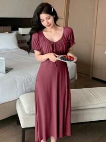 DAZY Váy ngủ cổ chữ V buộc eo rộng rãi hàng ngày giản dị có dây rút rộng thùng thình cổ chữ V sâu viền bèo nhún màu đỏ cho nữ Đầm ngủ - Màu Đỏ Sâu - Xem 3