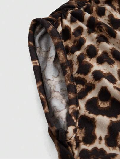 ROMWE Grunge Punk Y2K Gyaru Sexy Plus Size Leopard Print Ruched T-Shirt With Asymmetrical Neck For Women, For Summer