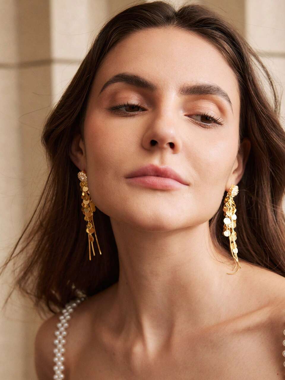 Pendientes chapados en oro de 14k, apropiados para fiestas y ocasiones formales
