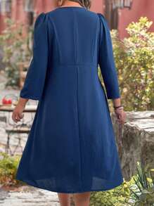 SHEIN LUNE Vestido holgado con cuello en V y dobladillo con volantes de unicolor para mujer talla grande, primavera y verano