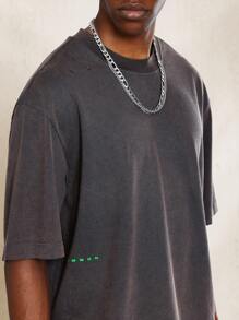 SUMWON 水洗短款T恤，饰有数字和骷髅图案印花以及撕裂细节 - 黑色 - 查看 3