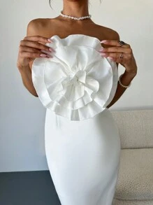 SHEIN Privé Vestido de fiesta de media pantorrilla elegante y delgado con cintura de 3D flores para mujer - Blanco - Ver 3