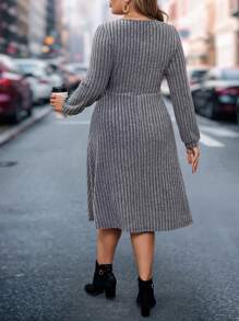 SHEIN VCAY Vestido de manga larga con cuello en V y cintura entallada para tallas grandes