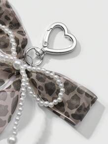 ROMWE Kawaii 1 件手工串珠白色仿珍珠、豹纹、蕾丝蝴蝶结和心形钥匙链，百搭时尚配饰，适合女孩、女士 - 非常适合日常佩戴或送礼、包包饰品 - 白色 - 查看 3