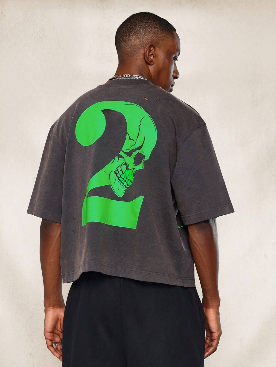 SUMWON 水洗短款T恤，饰有数字和骷髅图案印花以及撕裂细节 - 黑色 - 查看 1