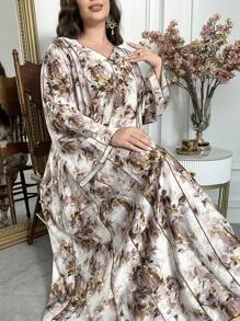 Al Najma 大码女式花卉印花 V 领喇叭袖连衣裙，适合度假，阿拉伯风格朴素优雅的长款卡夫坦 Jalabiya 连衣裙 - 彩色 - 查看 1