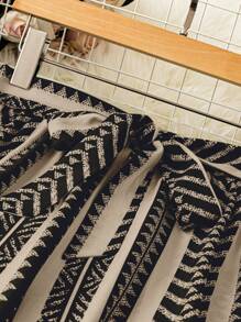 Breezaya 几何印花扣腰直腿休闲裤